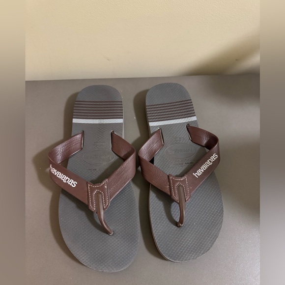 Mens Havaianas Flip Flops Size 9/10 - Picture 1 of 3
